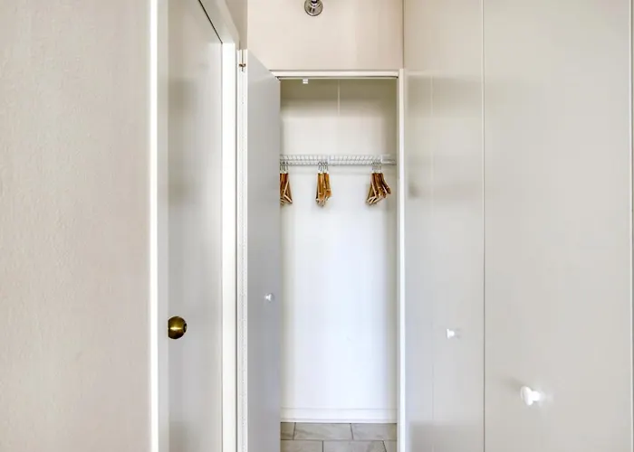River N 1br W Gym Wd Nr Magnificent Mile Chi-54 Apartment